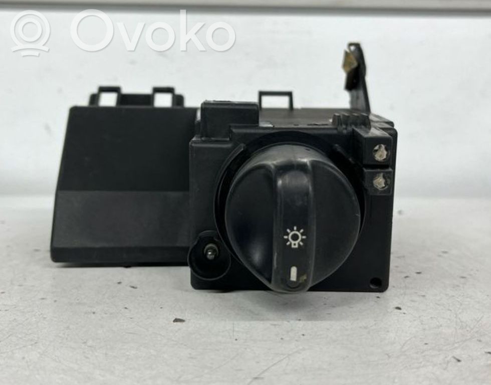 Mercedes-Benz E W210 Interruptor de luz 