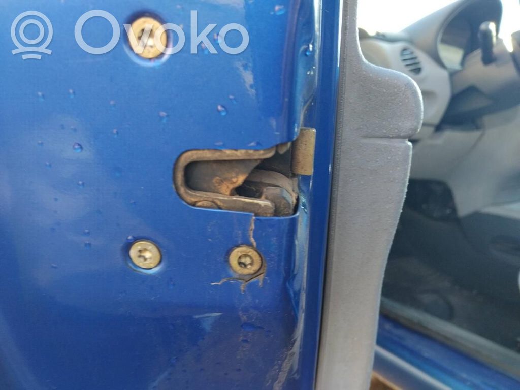 Cerradura de puerta delantera