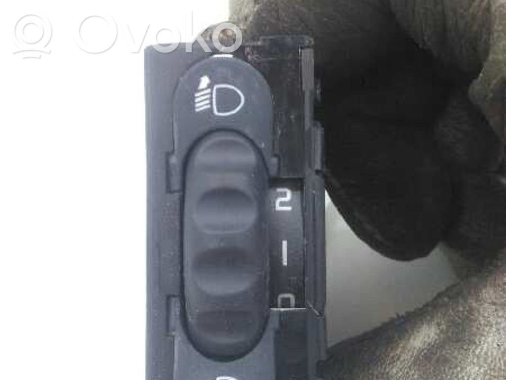 Interruptor de control del panel de luces   8200379685