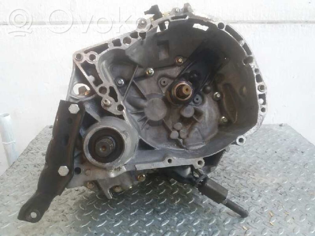 Renault Megane I Caja de cambios manual de 5 velocidades 