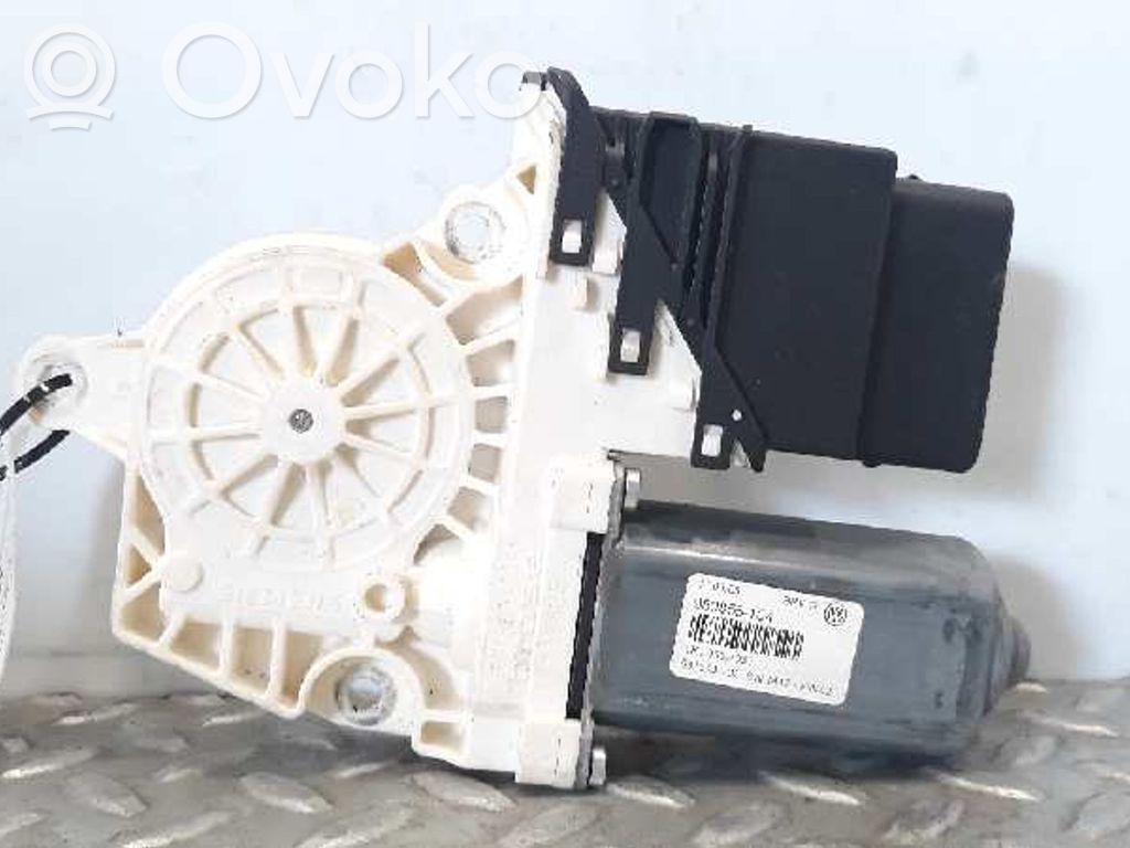 Volkswagen Passat Alltrack Takaoven ikkunan nostomoottori 