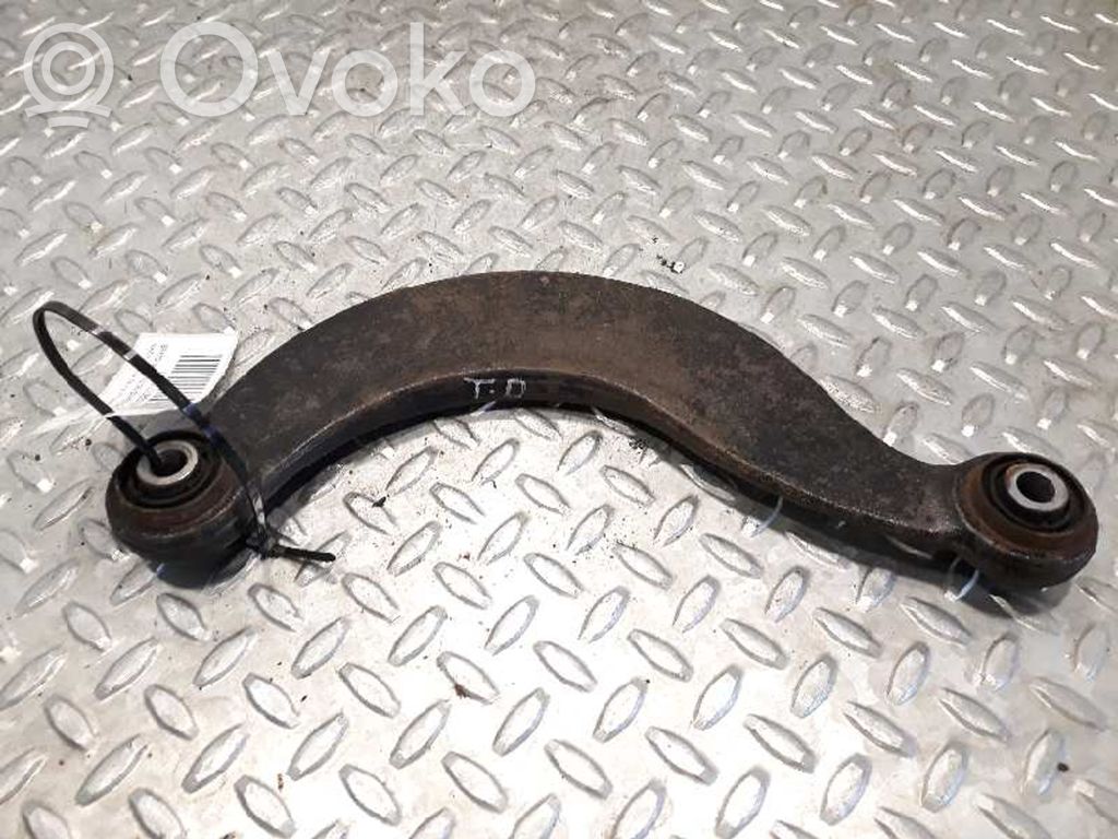 Brazo de suspensión trasero