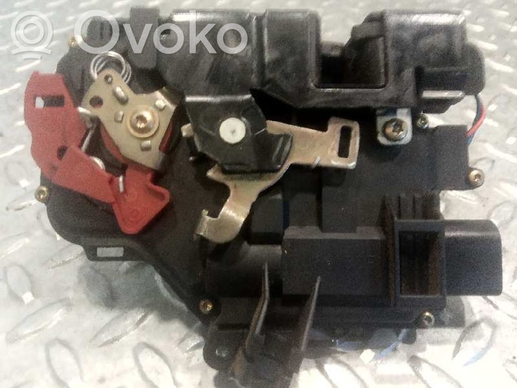 Audi A4 S4 B6 8E 8H Türschloss vorne 