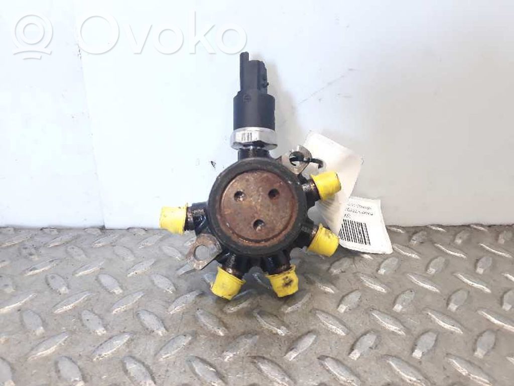 Rampa inyectora   8200057345,8200057232,R9144Z010B