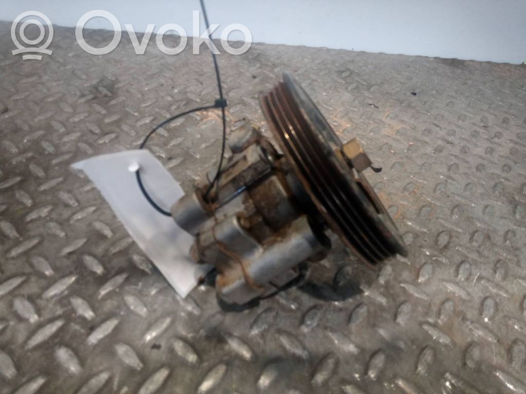 Mitsubishi Montero Ohjaustehostimen pumppu 