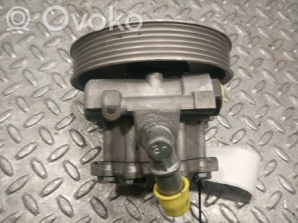 Audi A4 S4 B5 8D Ohjaustehostimen pumppu 