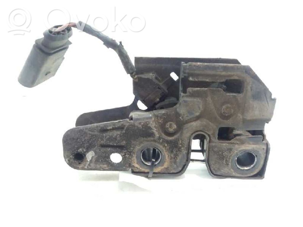 Volkswagen Touareg I Cârlig/ureche fixare 
