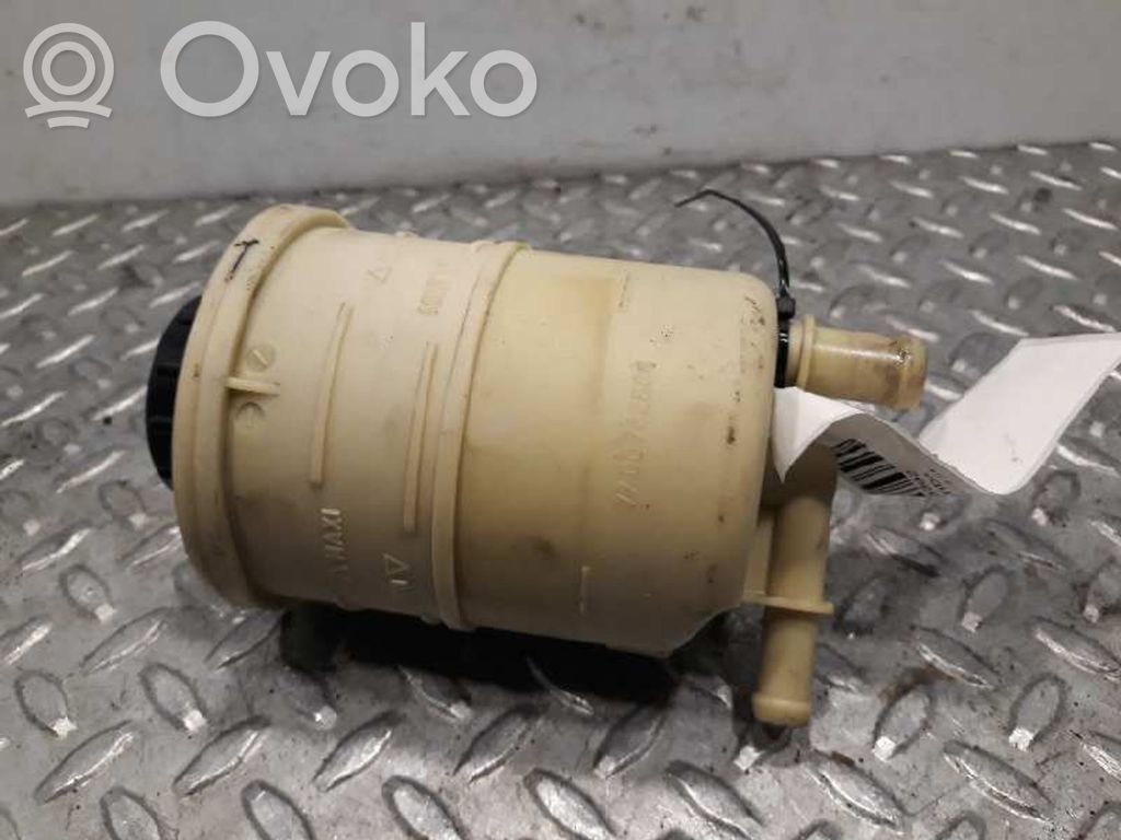 Réservoir de liquide de direction assistée