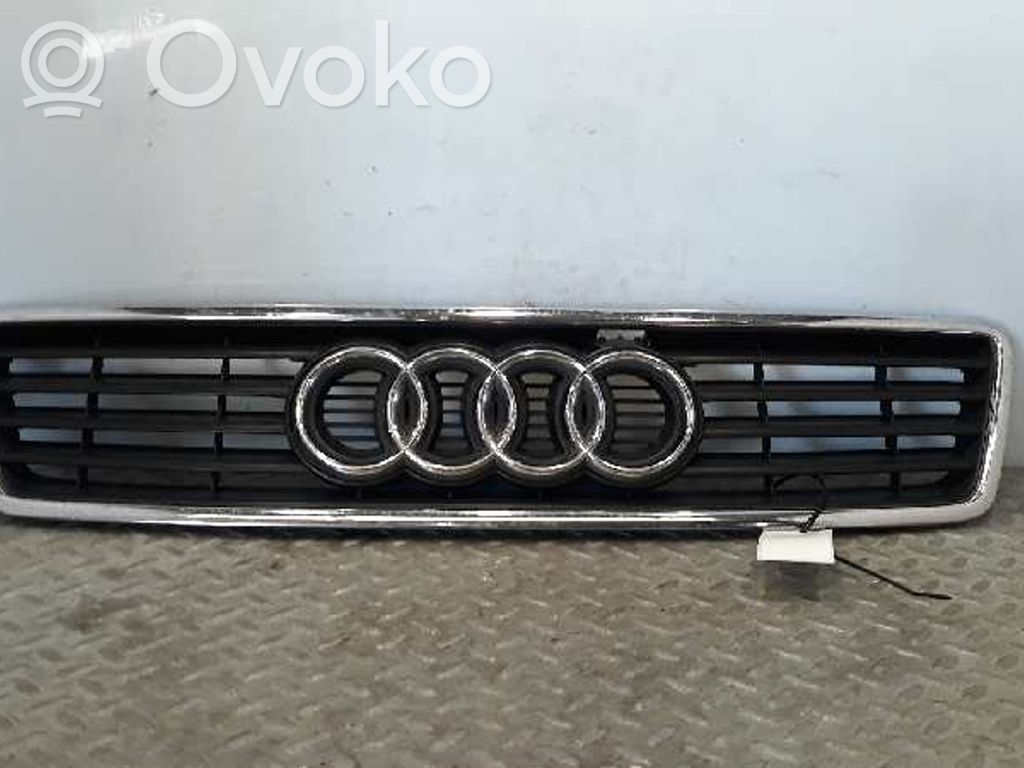 Atrapa chłodnicy / Grill