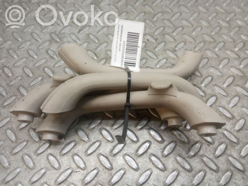 Asidero interior delantero