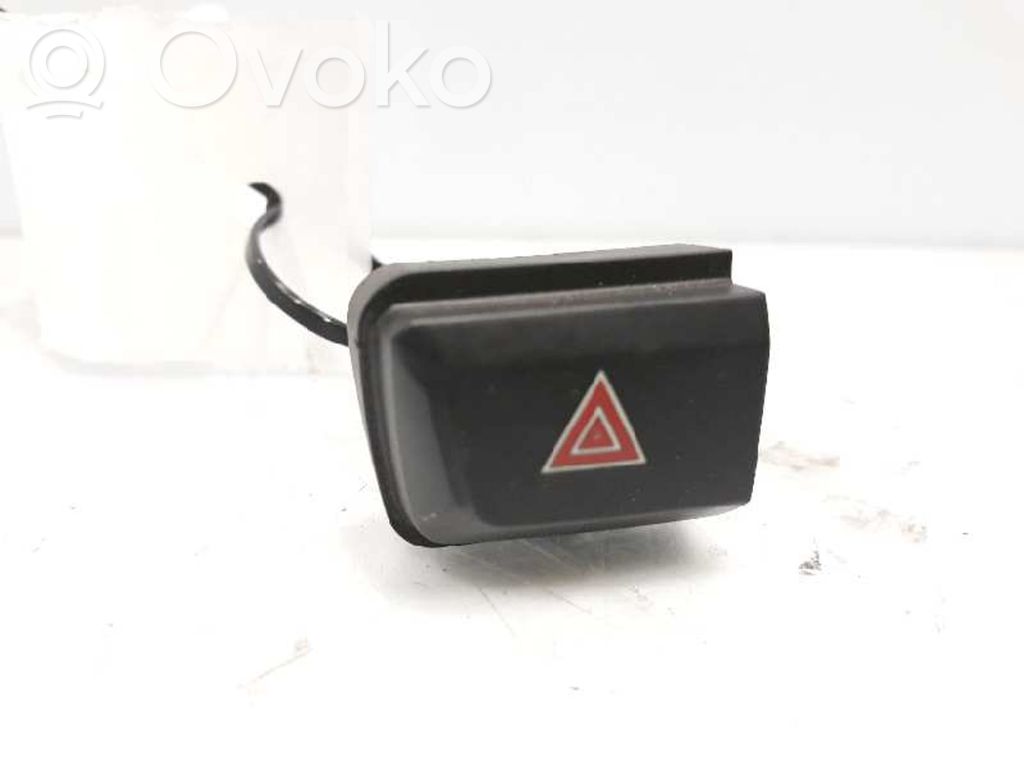 Peugeot 208 I Botón interruptor de luz de peligro 