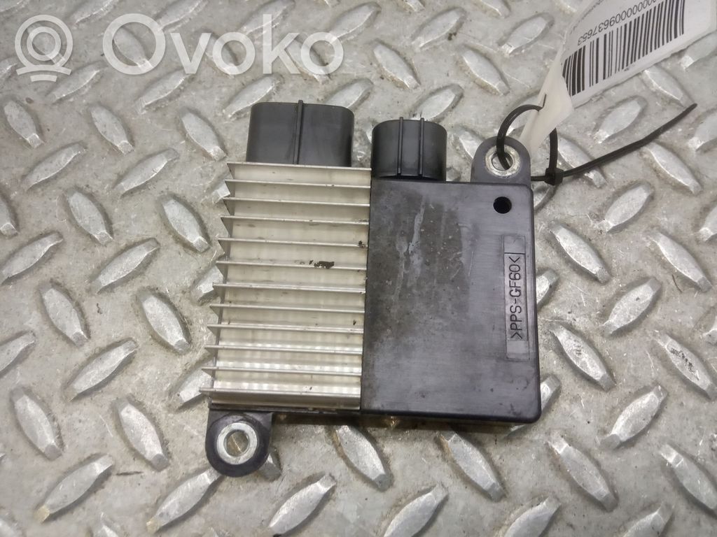 Unidad de control/módulo del motor   4993003580