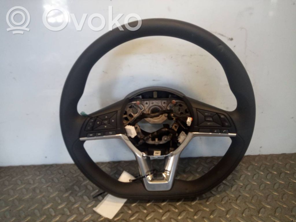 Nissan Micra C+C Ohjauspyörä 