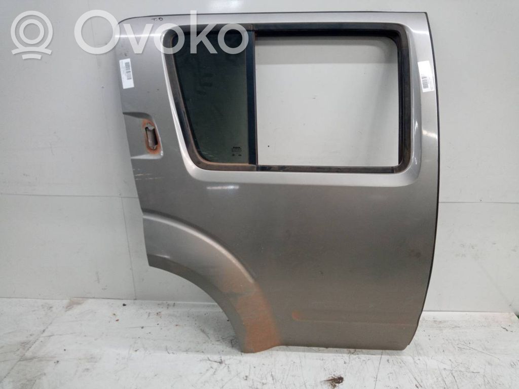 Nissan Pathfinder R51 Puerta trasera 
