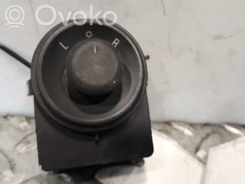 Chevrolet Corsa Przycisk regulacji lusterek bocznych 