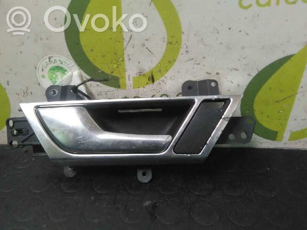 Manecilla interna puerta trasera   4F0868393