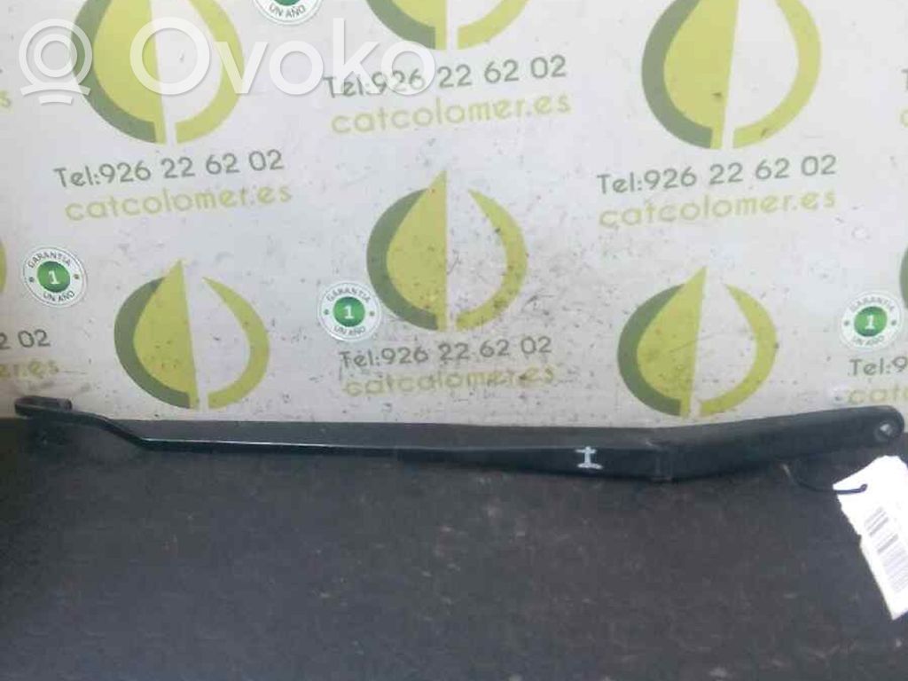 Brazo del limpiaparabrisas delantero