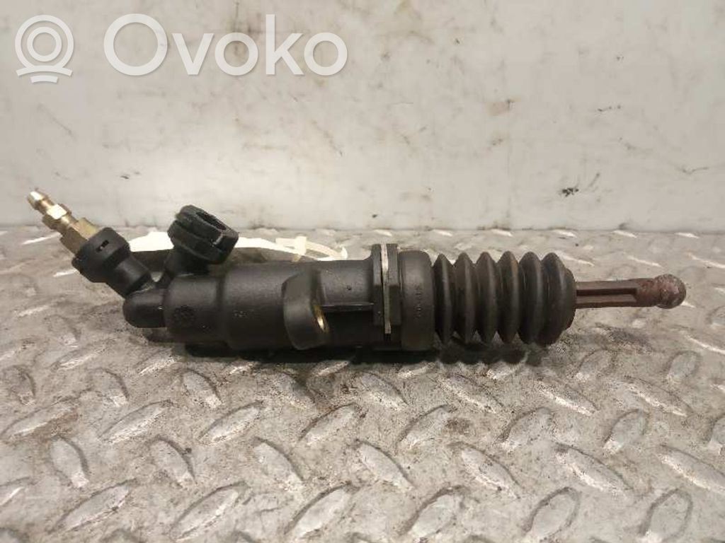 Peugeot 406 Cilindro secondario della frizione 
