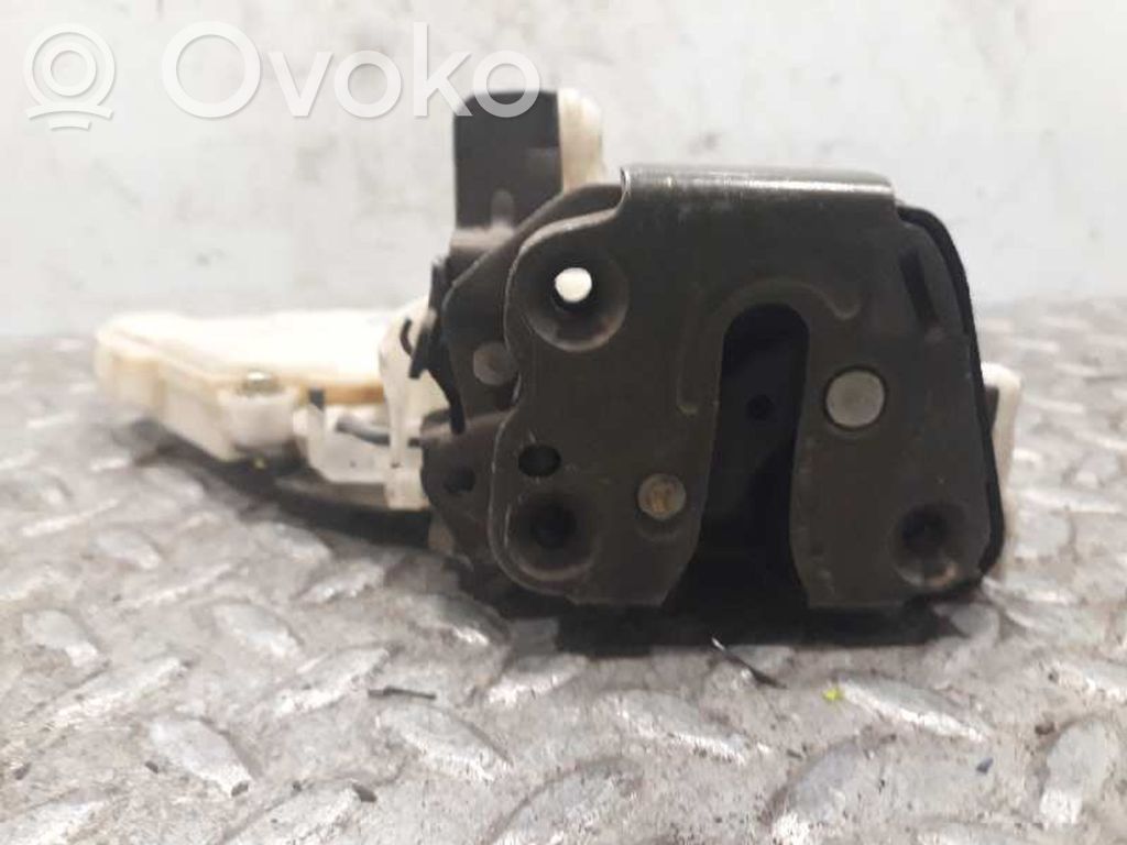 Nissan Almera Încuietoare ușă spate 