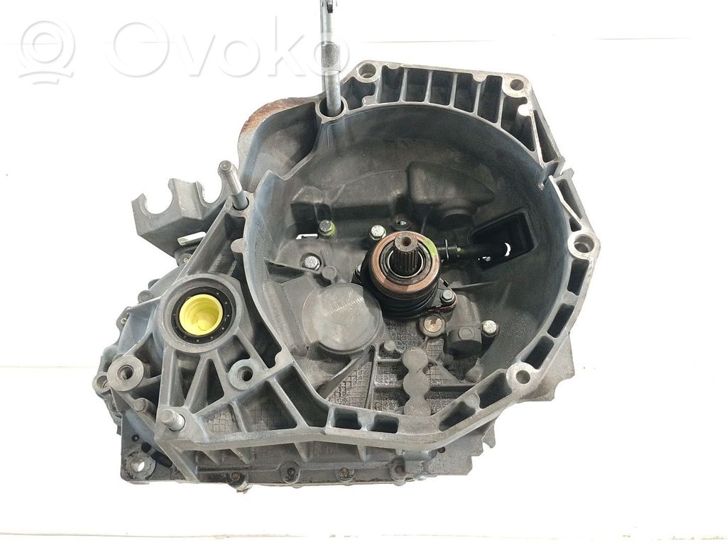 Manual 5 speed gearbox