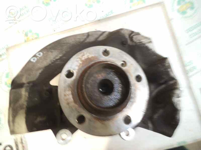 Front wheel hub spindle knuckle