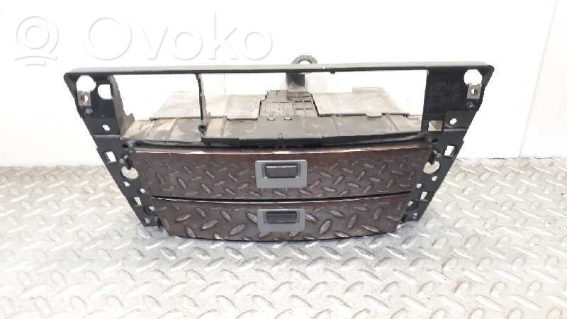 BMW 7 E65 E66 Glove box 