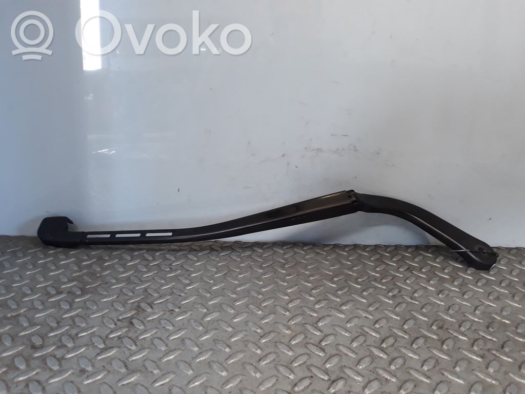 BMW 3 E90 E91 Front wiper blade arm 