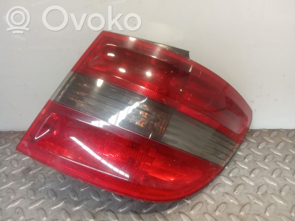 Mercedes-Benz B W247 Lampă spate în caroserie