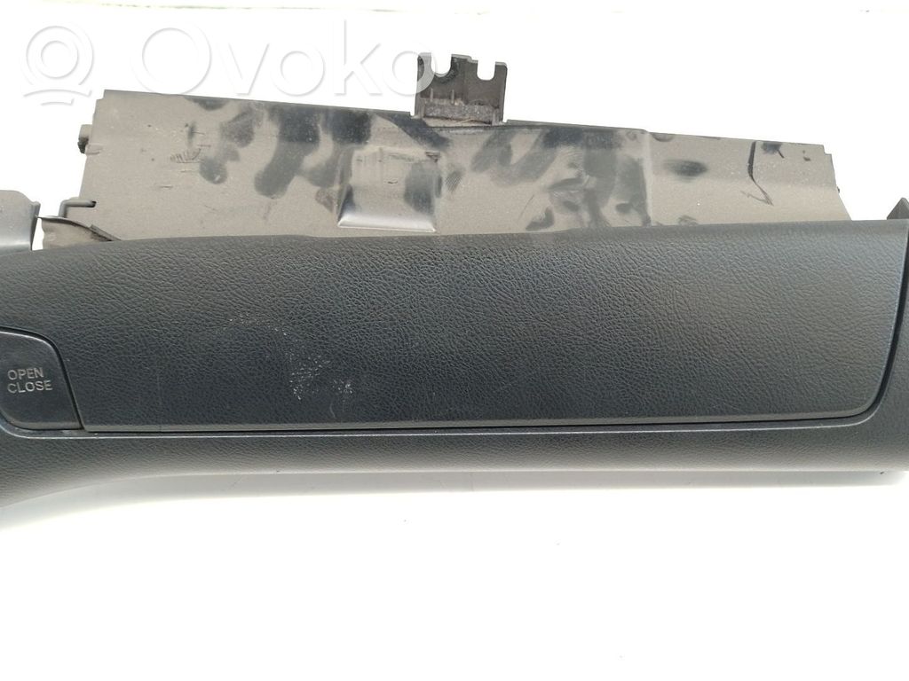 Toyota RAV 4 (XA30) Guantera 