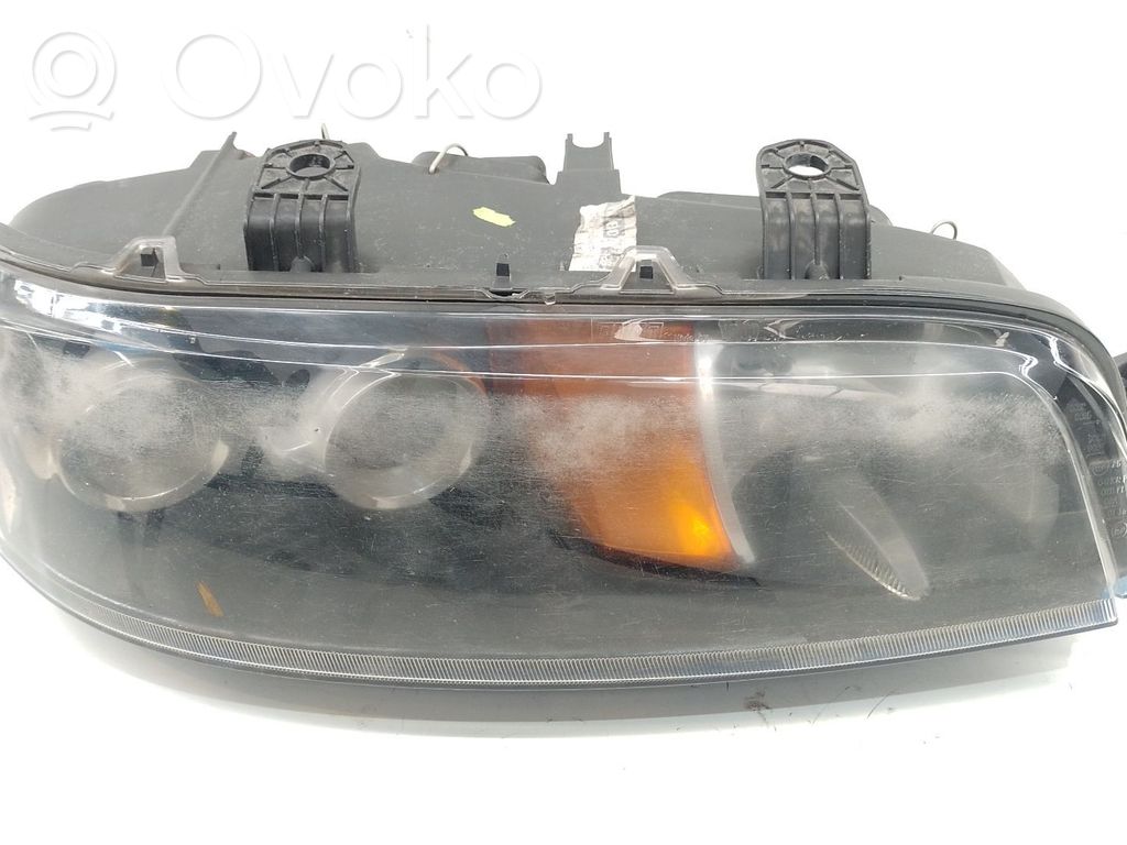 Fiat Punto (188) Phare frontale 