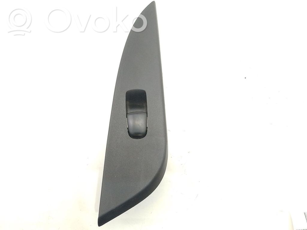 Nissan Pulsar Electric window control switch 