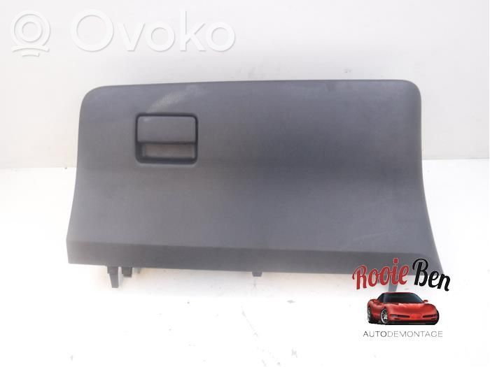 Toyota Yaris Schowek deski rozdzielczej / Komplet 