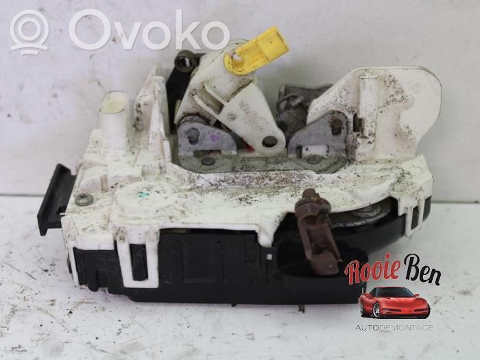 Front door lock   04589416AE