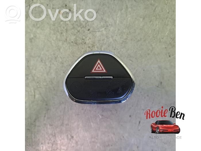 Hazard light switch   39031634,10142368
