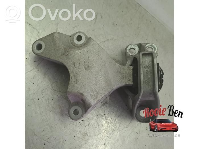 Engine mount bracket