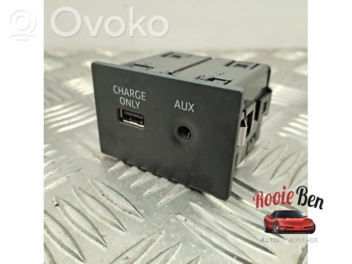 Audi A3 S3 8V Gniazdo / Złącze USB 