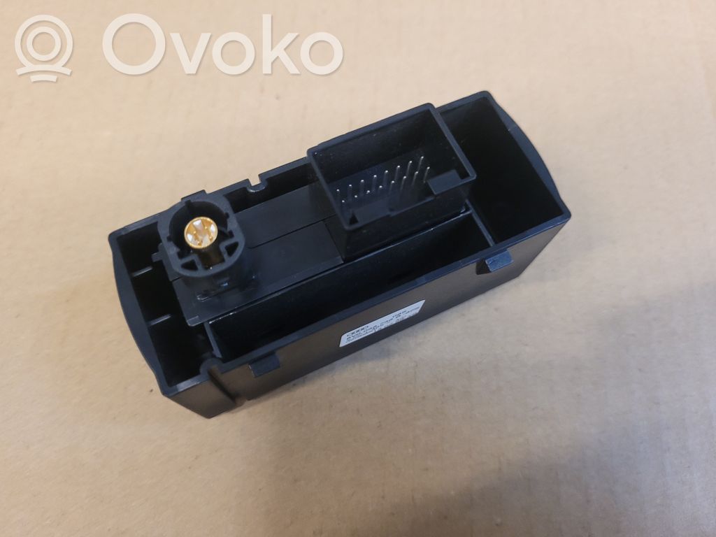 Enchufe conector USB   8V0035736B