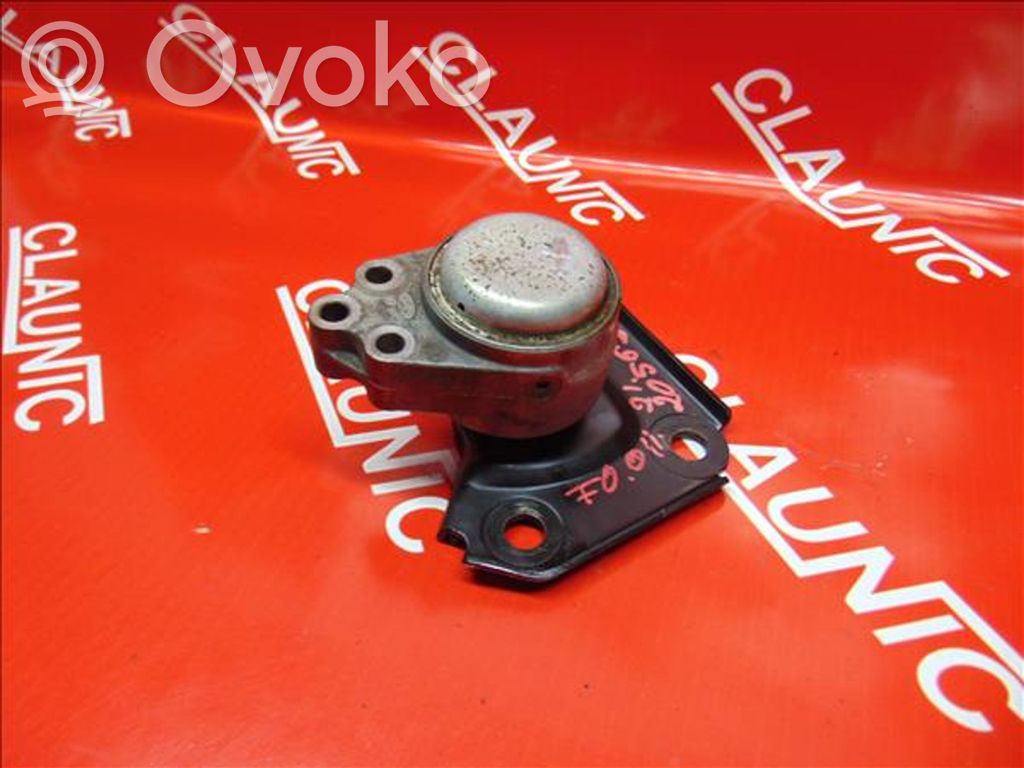 Ford Fiesta Engine mounting bracket 