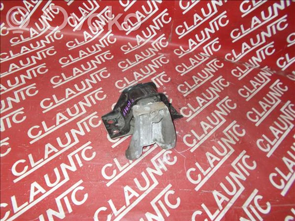 Nissan Micra Engine mounting bracket 