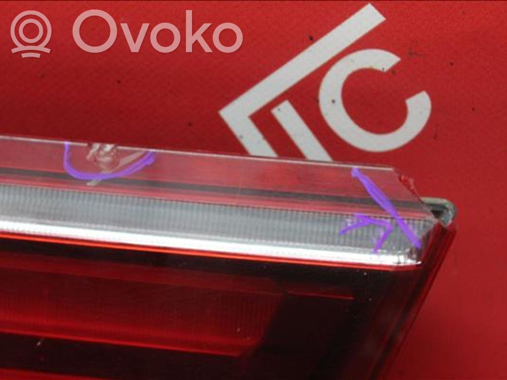Tailgate light lenses   BMW0062340919
