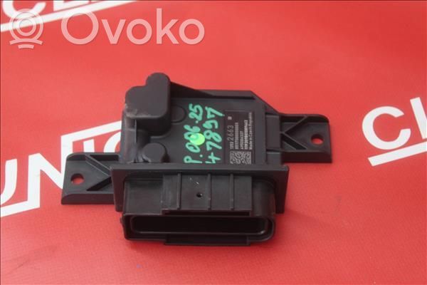 Opel Astra K Fuel pump relay 