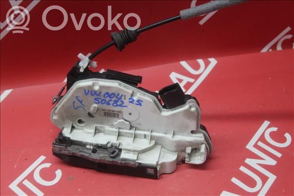 Volkswagen Tiguan Zamek drzwi przednich 