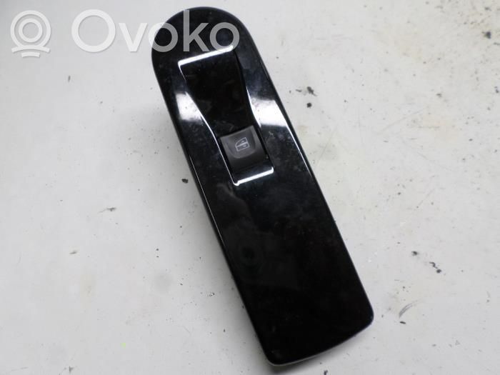 Renault Clio IV Electric window control switch 