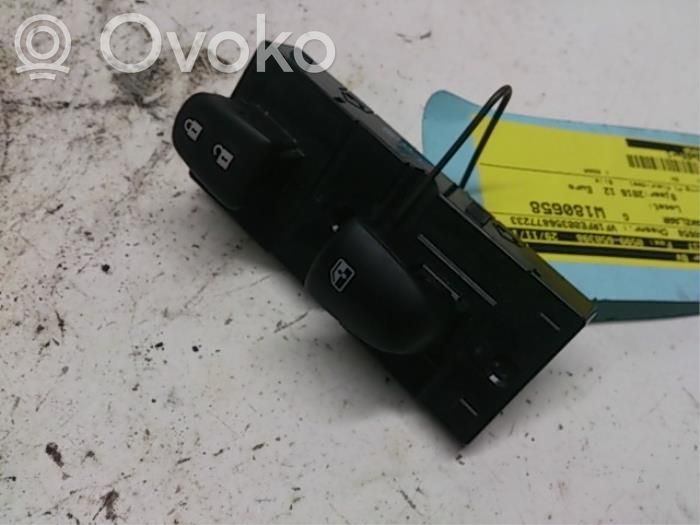 Renault Kadjar Electric window control switch 