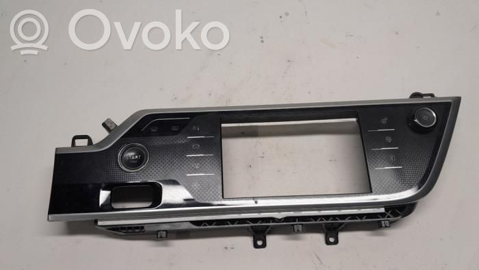 Citroen C4 Grand Picasso Panel / Radioodtwarzacz CD/DVD/GPS 