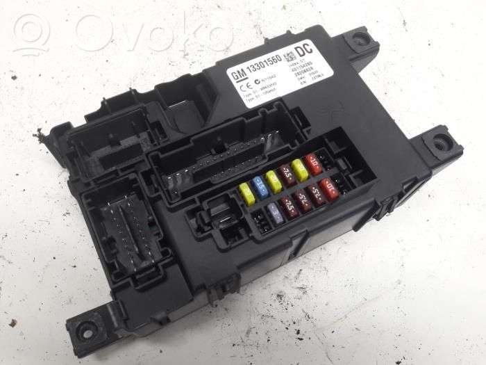 Opel Corsa D Juego de caja de fusibles 