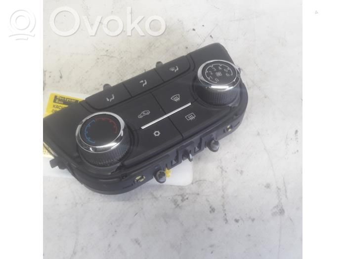 Opel Mokka Climate control unit 
