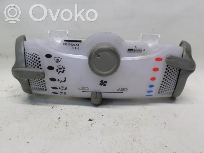 Peugeot 107 Climate control unit 