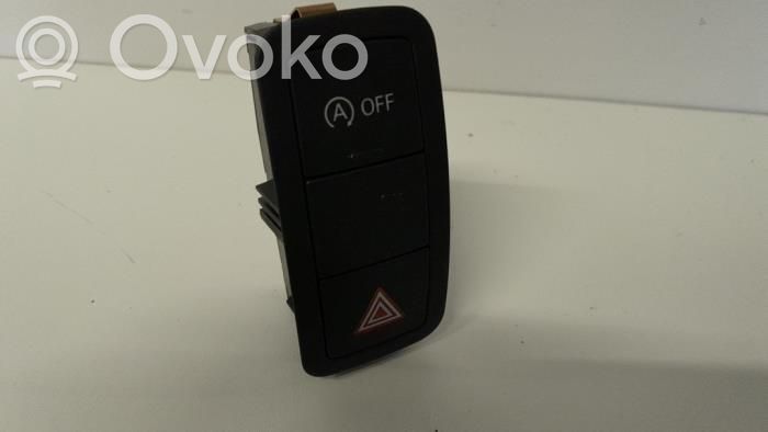 Hazard light switch   8200095493,88040001,252100001R,8200095493,8200214896,8200523299,88040001