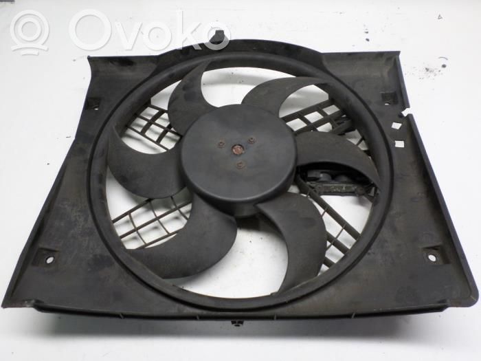 BMW 3 E46 Elektrinis radiatorių ventiliatorius 